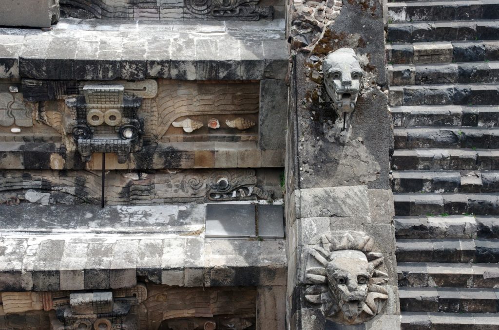 Templo temple de Quetzalcóatl Teotihuacan pyramide