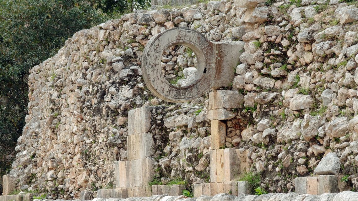 Le jeu de balle des Mayas | El juego de pelota