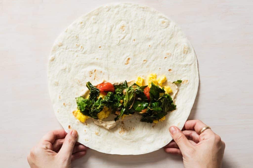 comment plier une tortilla mexicaine