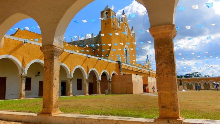 Izamal | Guide de la ville jaune