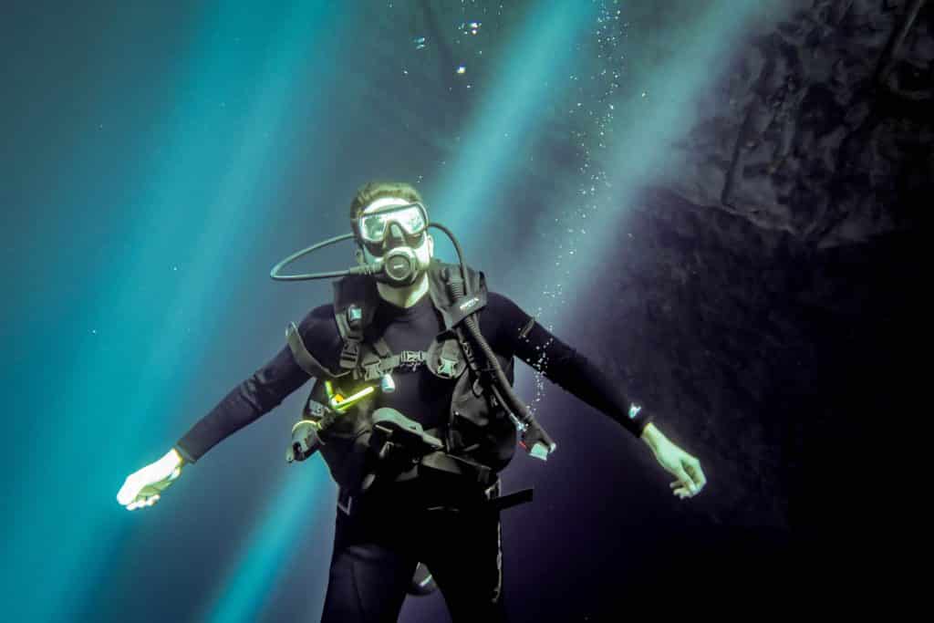 Nager dans un cenote à Puerto Morelos