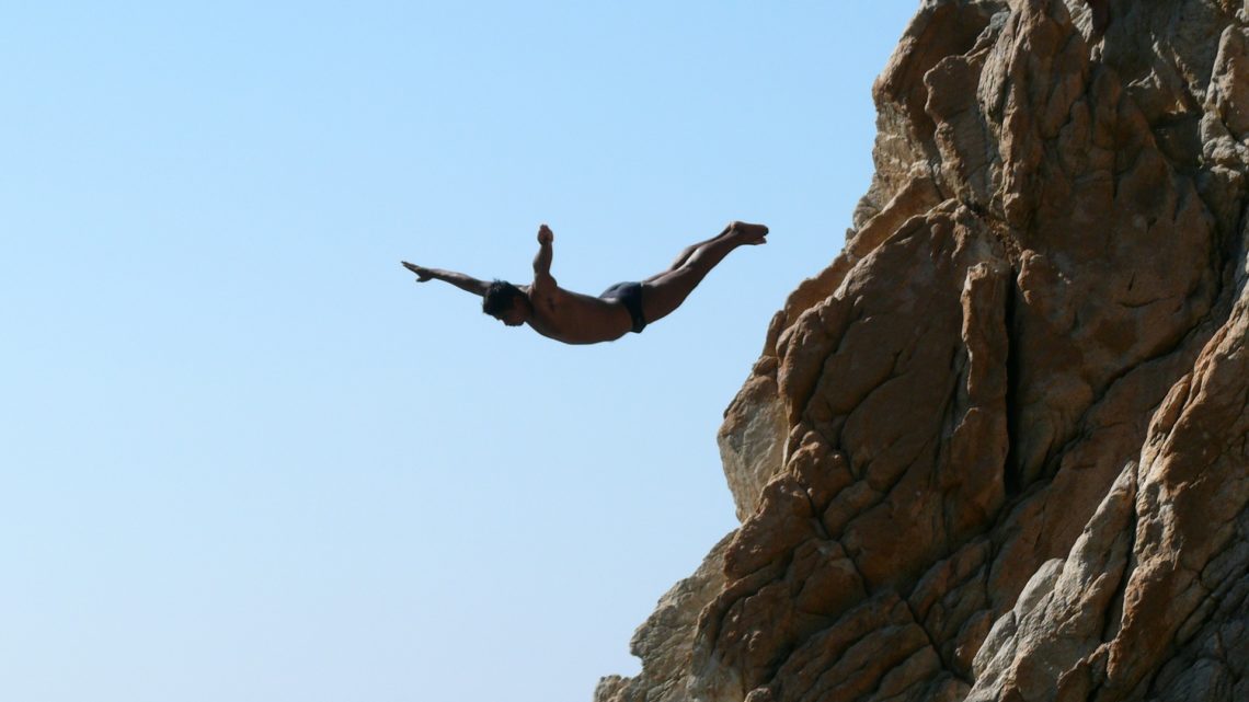 Les plongeurs d’Acapulco et la falaise de La quebrada Les plongeurs d’Acapulco et la falaise de La quebrada