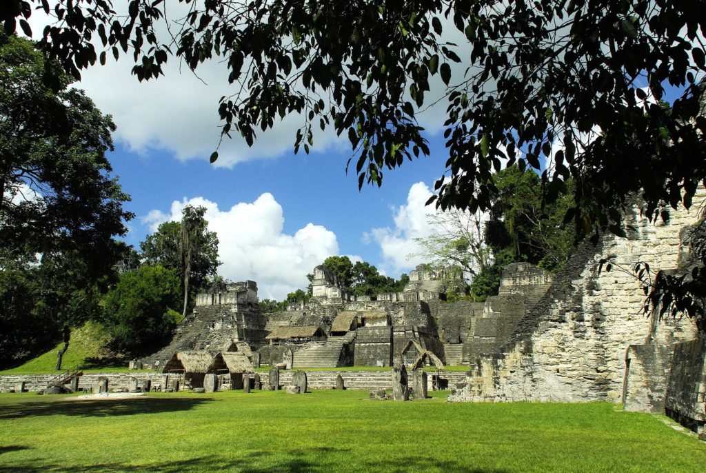Où se trouve site archéologique Tikal ? Guatemala