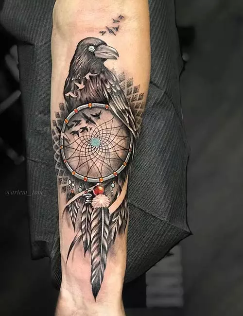 Dreamcatcher-Designs-With-Birds-Feathers-Or-Beads