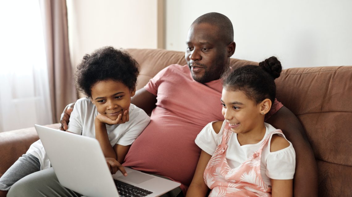 Top 15 des séries Netflix à voir en famille Top 15 des séries Netflix à voir en famille