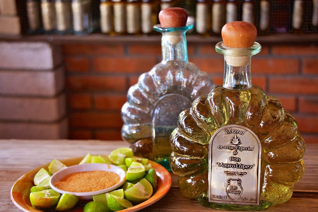 Une bouteille de mezcal