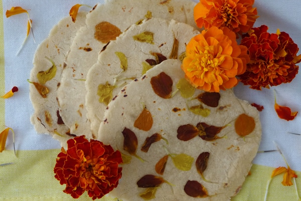 Tortillas fleurs de souci pour la fête des morts