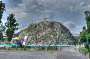 Visiter le plus petit volcan du monde : Cuexcomate au Mexique