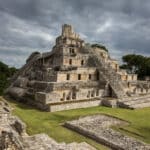 Site Archéologique d'Edzná : Guide du trésor maya du Mexique