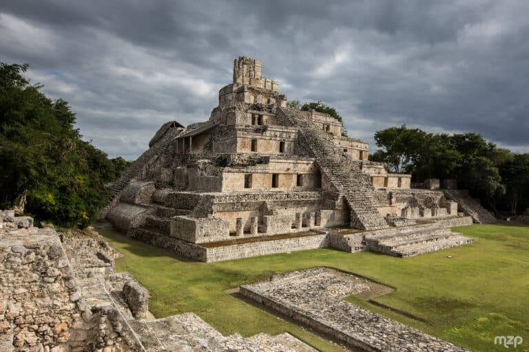 Site Archéologique d'Edzná : Guide du trésor maya du Mexique